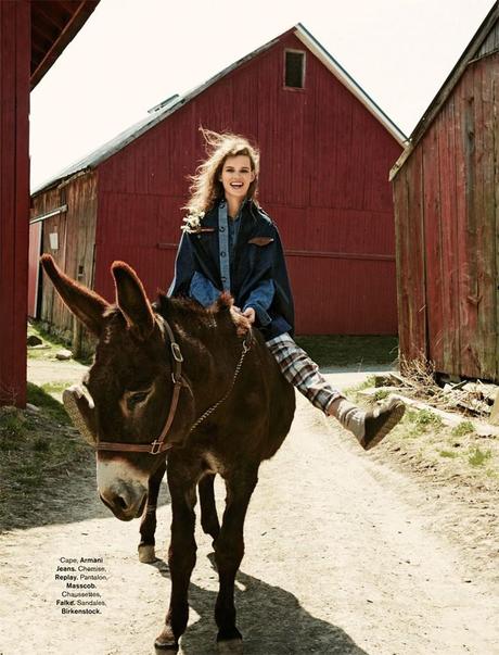 Hilary_Walsh_Glamour_France_December_2014-12