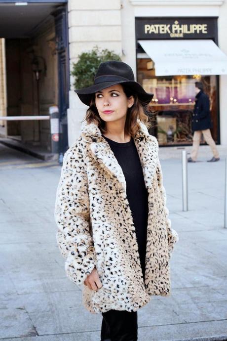 STREET STYLE INSPIRATION; FLUFFY COATS.-