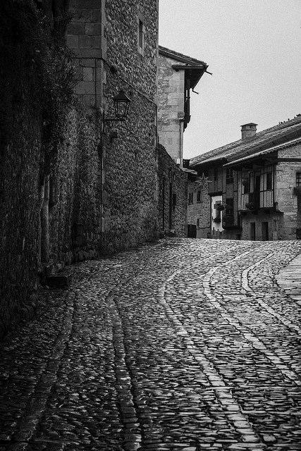 Santillana en blancos, negros y sepias