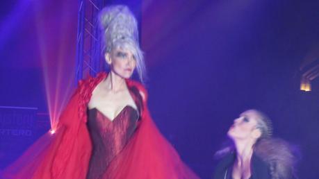 Post express: Mistery Artero Show (video del desfile)