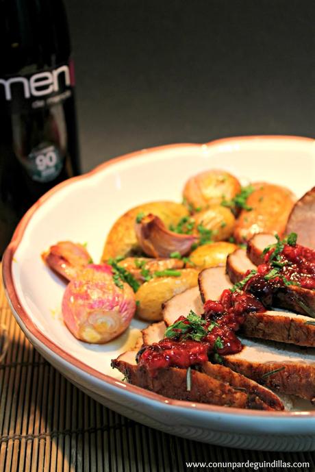 Lomo ibérico macerado en rojo dulce con reducción de frutos del bosque