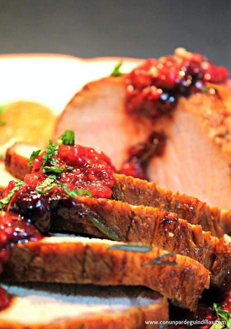 Lomo ibérico macerado en rojo dulce con reducción de frutos del bosque