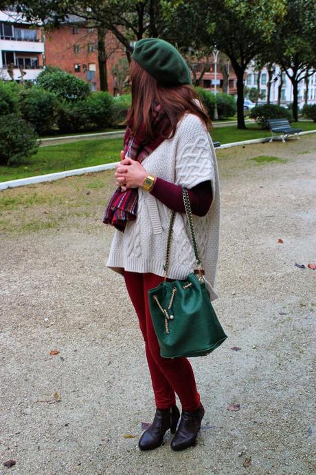 MIS LOOKS - PONCHO DE PUNTO