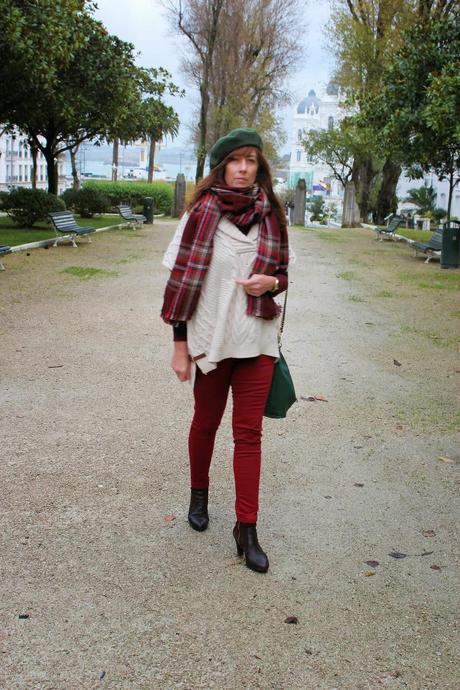 MIS LOOKS - PONCHO DE PUNTO