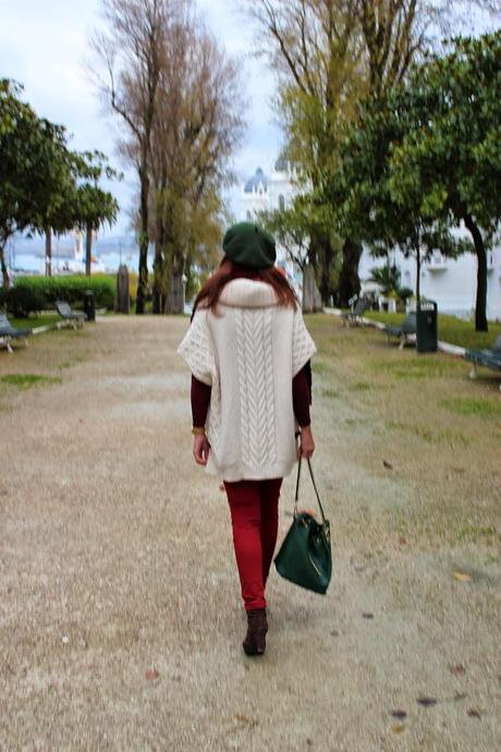 MIS LOOKS - PONCHO DE PUNTO