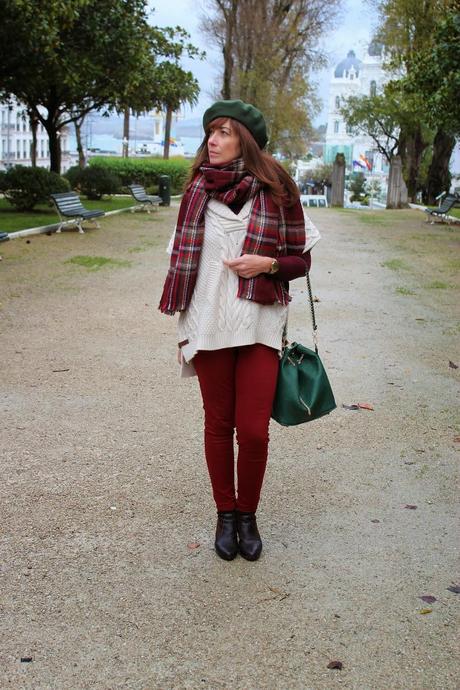 MIS LOOKS - PONCHO DE PUNTO