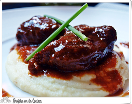 Carrileras con chocolate al Pedro Ximenez