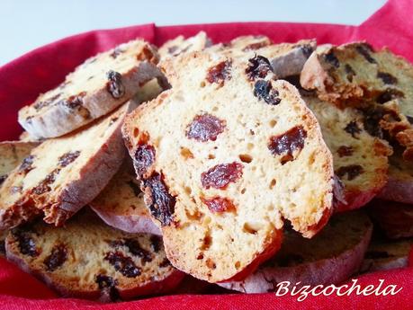 BISCOTES CON PASAS