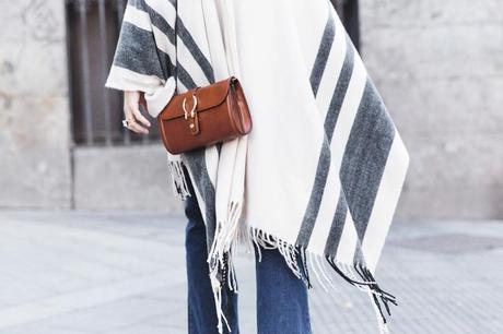 Stripe_Cape_Asos-Flare_Jeans-Outfit-Street_Style-103