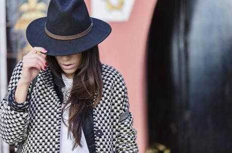 street style barbara crespo hake outfit hat el retiro fashion blogger blog de moda