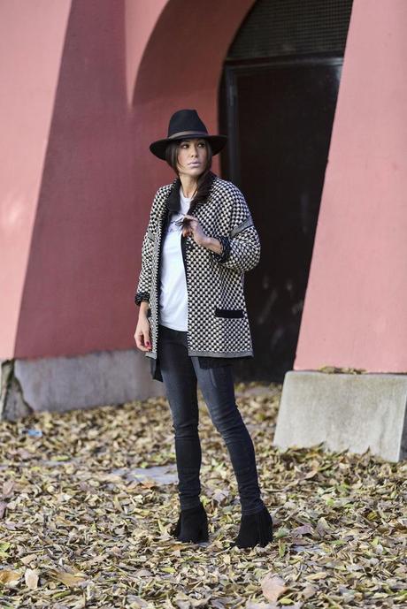 street style barbara crespo hake outfit hat el retiro fashion blogger blog de moda
