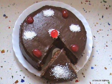 TARTA SACHER CON GRANADAS. RETO COLOR Y SABOR DE TEMPORADA. ¡ A LA RICA GRANADA !