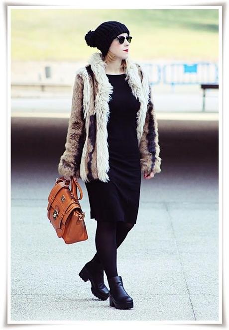 Nuestra bloguera de moda @Loqllevelarubia nos trae hoy… Furry Coat