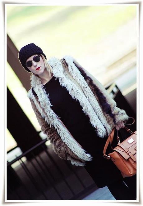 Nuestra bloguera de moda @Loqllevelarubia nos trae hoy… Furry Coat