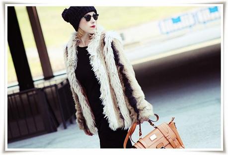 Nuestra bloguera de moda @Loqllevelarubia nos trae hoy… Furry Coat