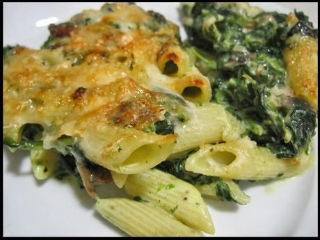 Macarrones con espinacas a la crema