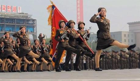 Desfile Corea del Norte 550x317 Corea del Norte amenaza con una dura acción militar a Estados Unidos