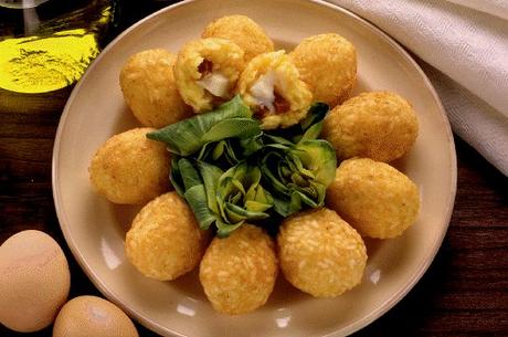 CROQUETAS DE PATATAS FRITAS CON HUEVOS FRITOS