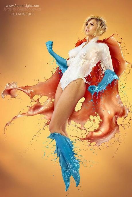 Splash Heroes: un calendario original de superheroínas