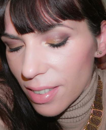 Inspiración fiestas: Imperial Gold (look, manicura y outfit)