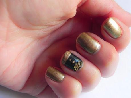 Inspiración fiestas: Imperial Gold (look, manicura y outfit)