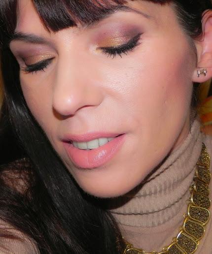 Inspiración fiestas: Imperial Gold (look, manicura y outfit)