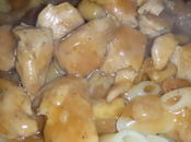 Macarrones pollo salsa cerveza.