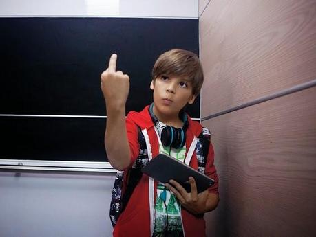 Se nos fue de las manos (Babysitting). Una serie de catastróficas desdichas.