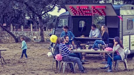 Hoy, día en el que todos queremos cenar en  casa, sacamos la comido a la calle