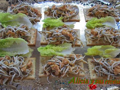 APERITIVO DE HUEVAS DE ERIZO Y GULAS