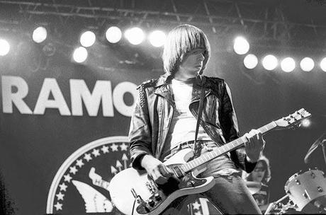 RAMONES - Ramones, 1976. Crítica del álbum. Reseña. Review.