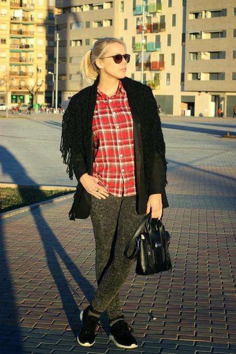 Camisa de leñador y zapatillas