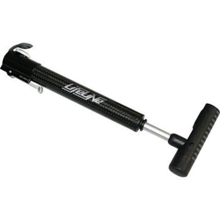 Mini-bomba LifeLine Carbon, una decente pieza para hinchar neumáticos a un bajo costo