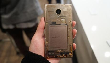 El primer teléfono Firefox OS en Japón es 'transparentemente' resultón (vídeo) El primer teléfono Firefox OS en Japón es 'transparentemente' resultón (vídeo)