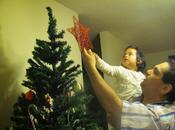 Configurando casa para Navidad