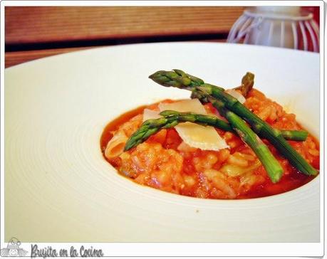 Risotto de trigueros y tomate