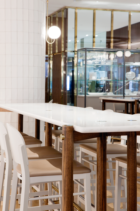 EL CLÁSICO RENOVADO POR HECKER GUTHRIE