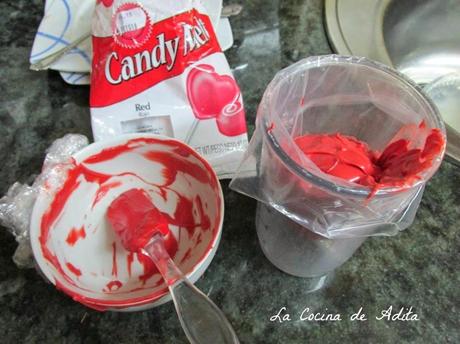 Bizcocho de almendras con cobertura de candy melts