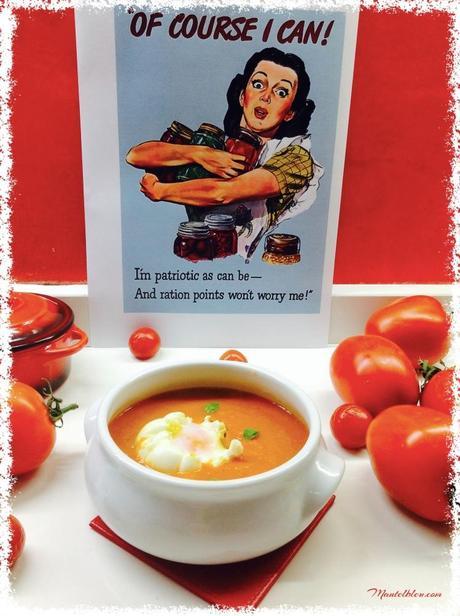 Crema de tomate con huevo poché Crema de tomate con huevo poché