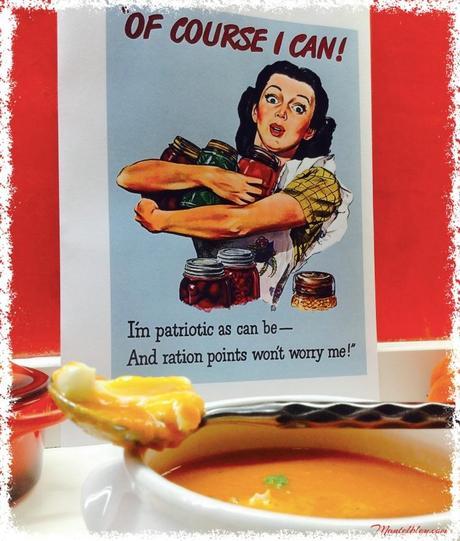 Crema de tomate con huevo poché Crema de tomate con huevo poché