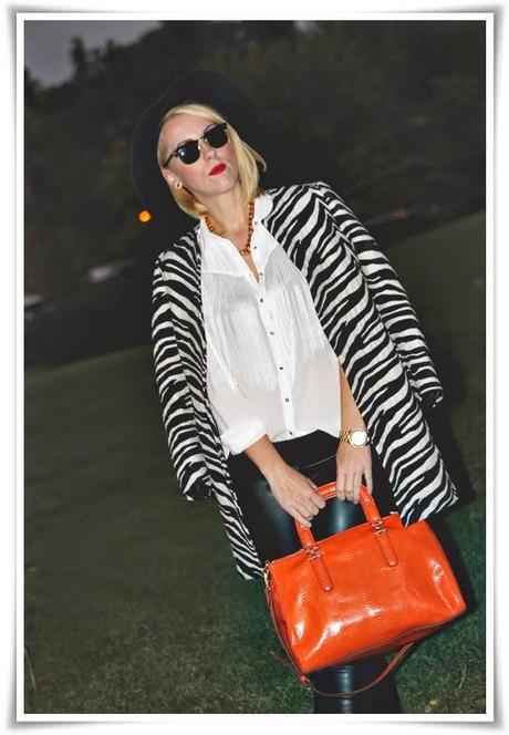 Nuestra bloguera de moda @Loqllevelarubia nos trae hoy… Orange bag is the new black