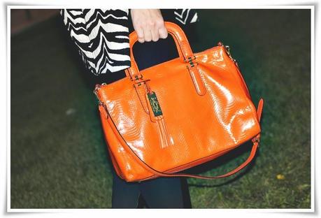 Nuestra bloguera de moda @Loqllevelarubia nos trae hoy… Orange bag is the new black