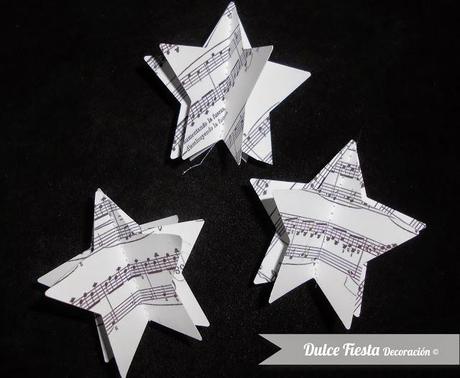 Siete adornos navideños de papel