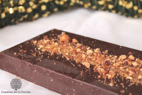 TURRÓN DE CHOCOLATE CON  AOVE Y PRALINÉ DE AVELLANAS #ASALTABLOGS