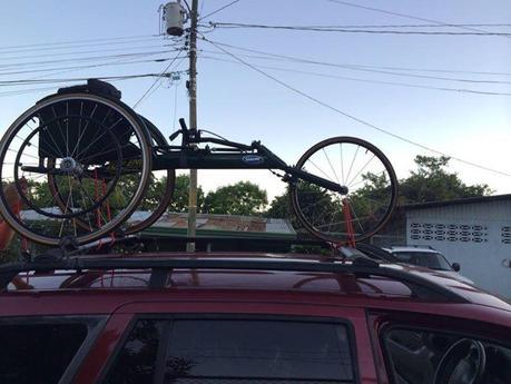 Niño que utiliza silla de atletismo no pudo entrenar en Polideportivo de Palmares, porque creyeron que “era una bicicleta” 10385310_10202185002105151_6815701376166660011_n