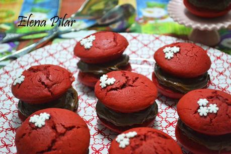 Red velvet whoopie pies rellenos de nutella