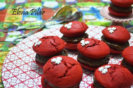 Red velvet whoopie pies rellenos de nutella