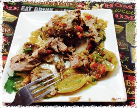 Paletilla de cordero en salsa con chalotas confitadas Paletilla de cordero en salsa con chalotas confitadas