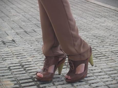 Outfit: Capa y sombrero