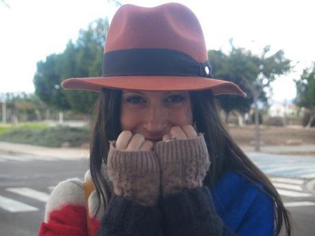 Outfit: Capa y sombrero